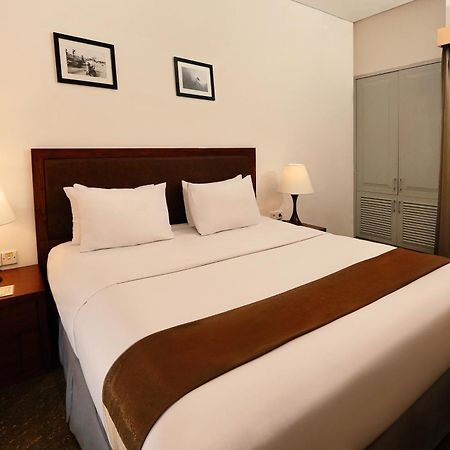 Kutabex Beachfront Hotel Кута Экстерьер фото