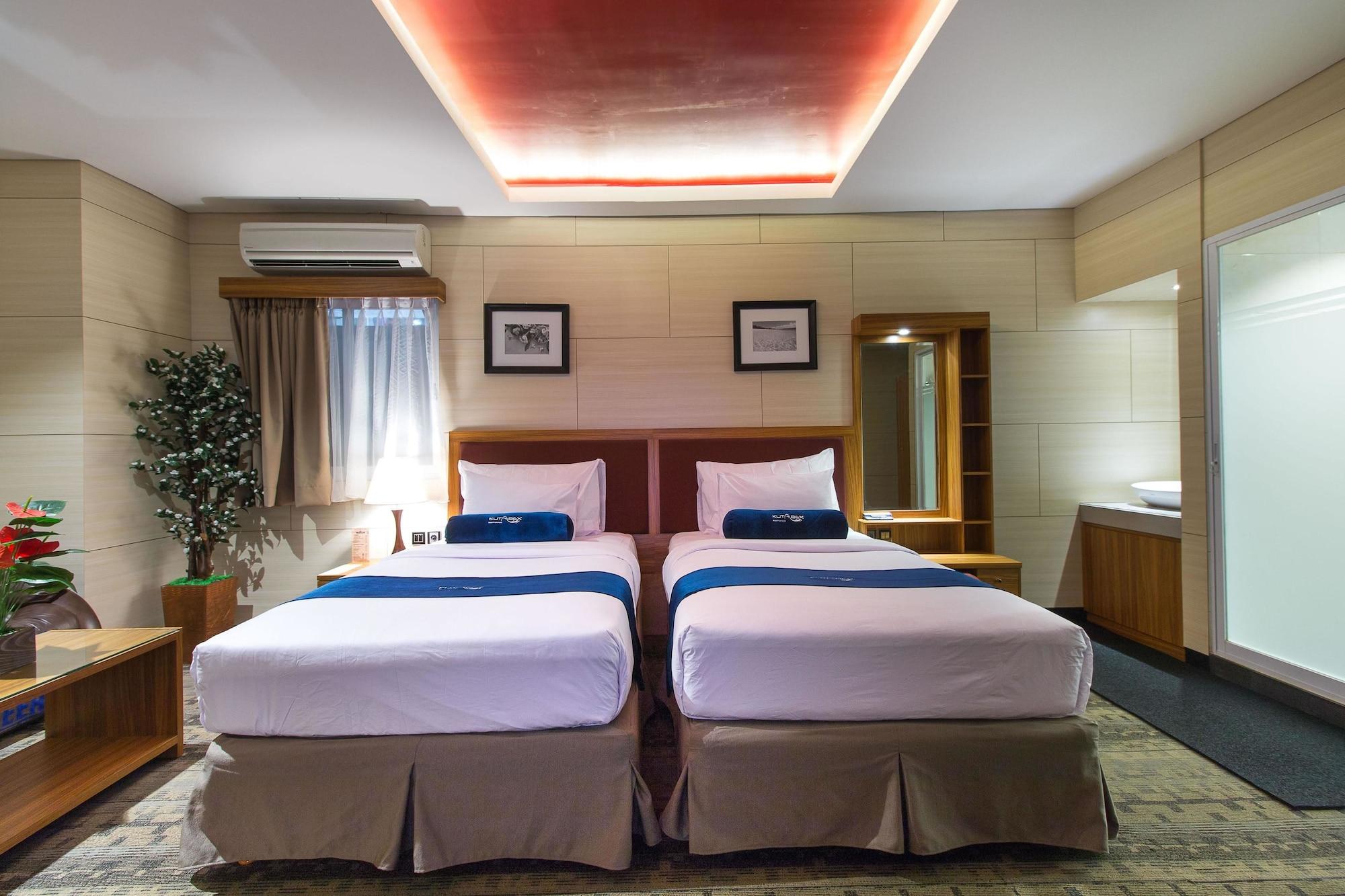 Kutabex Beachfront Hotel Кута Экстерьер фото