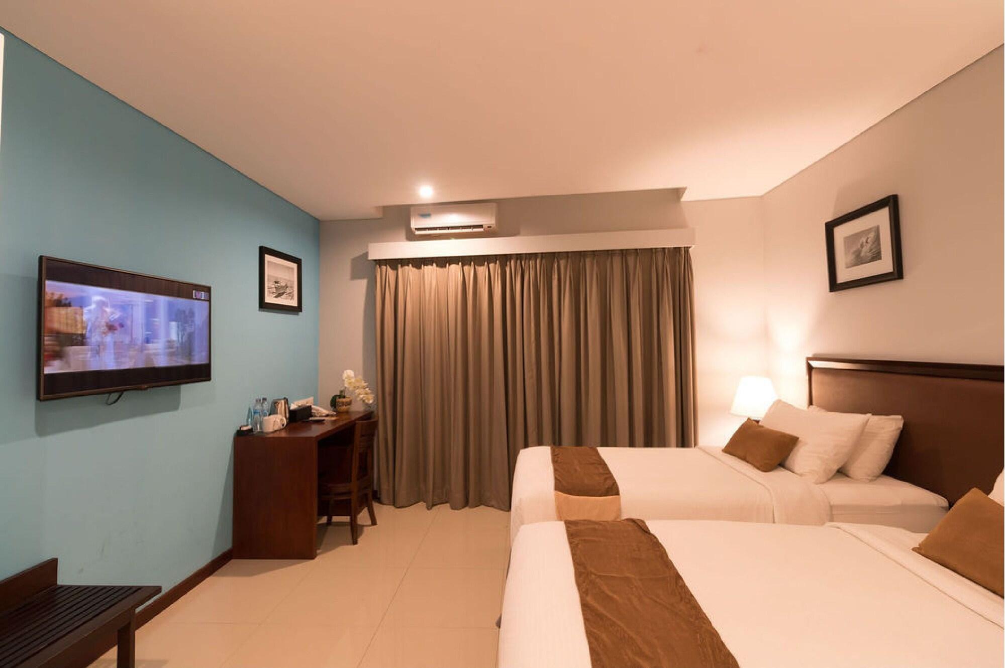 Kutabex Beachfront Hotel Кута Экстерьер фото