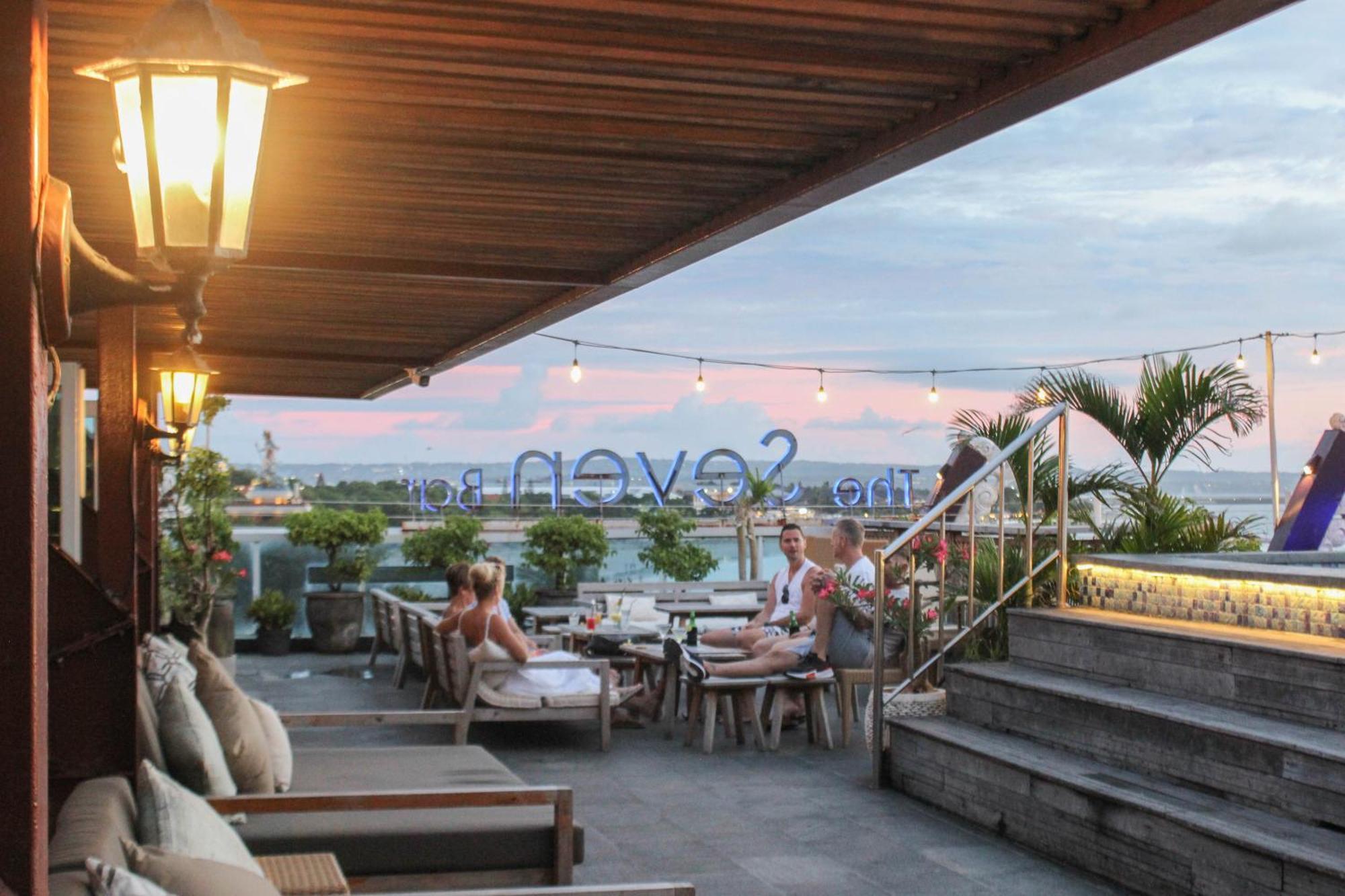 Kutabex Beachfront Hotel Кута Экстерьер фото