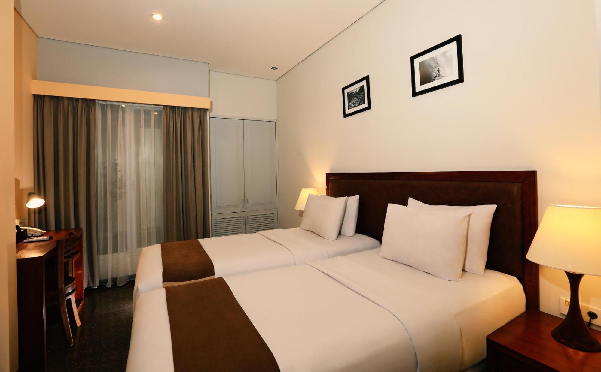 Kutabex Beachfront Hotel Кута Экстерьер фото
