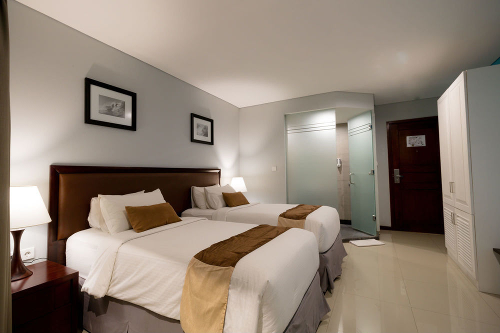 Kutabex Beachfront Hotel Кута Экстерьер фото