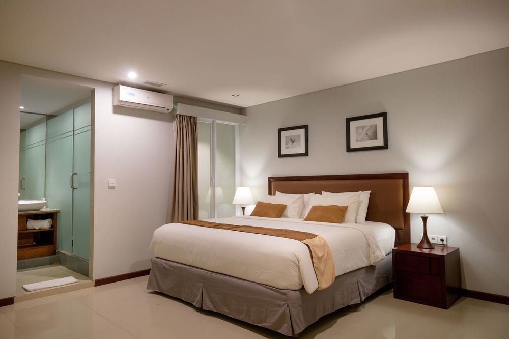 Kutabex Beachfront Hotel Кута Экстерьер фото
